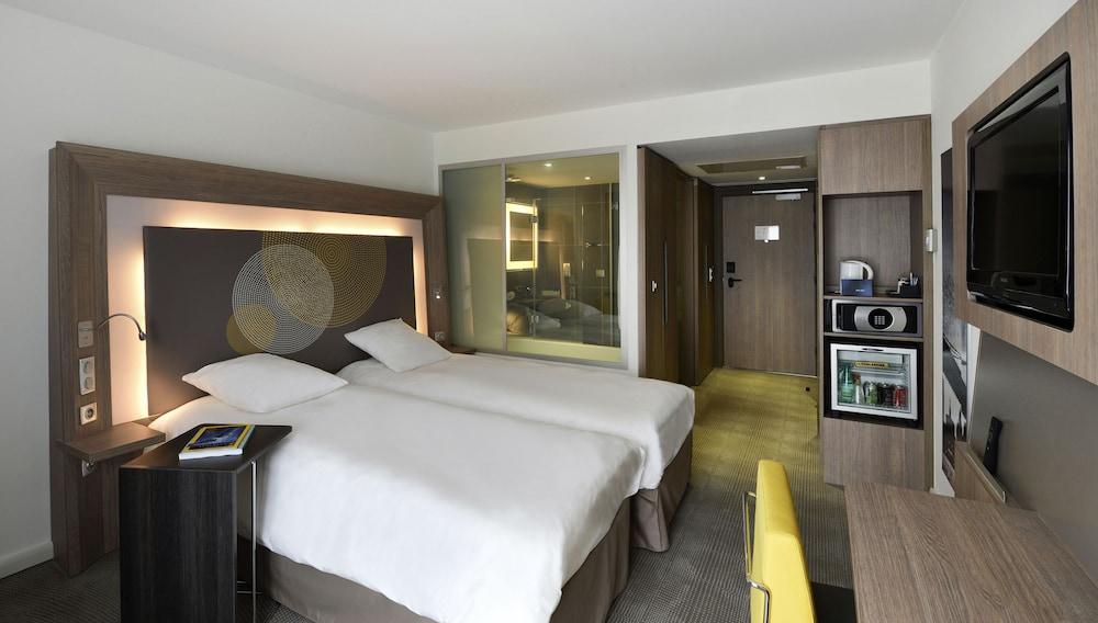 Novotel Centre Hotel